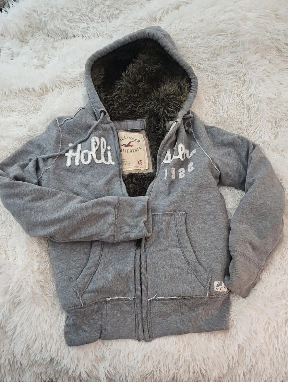 Hollister Men's Vintage Faux Fur Lined Hooded Sweatshirt Jacket XS